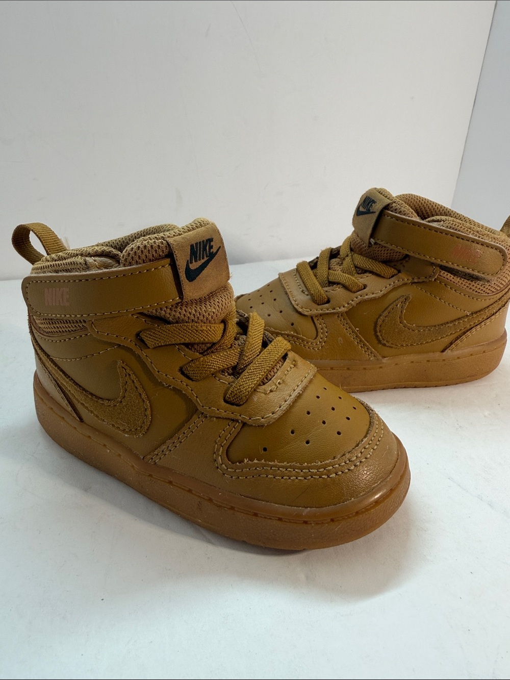 Nike Kids High-Top Sneakers in Tan/Brown